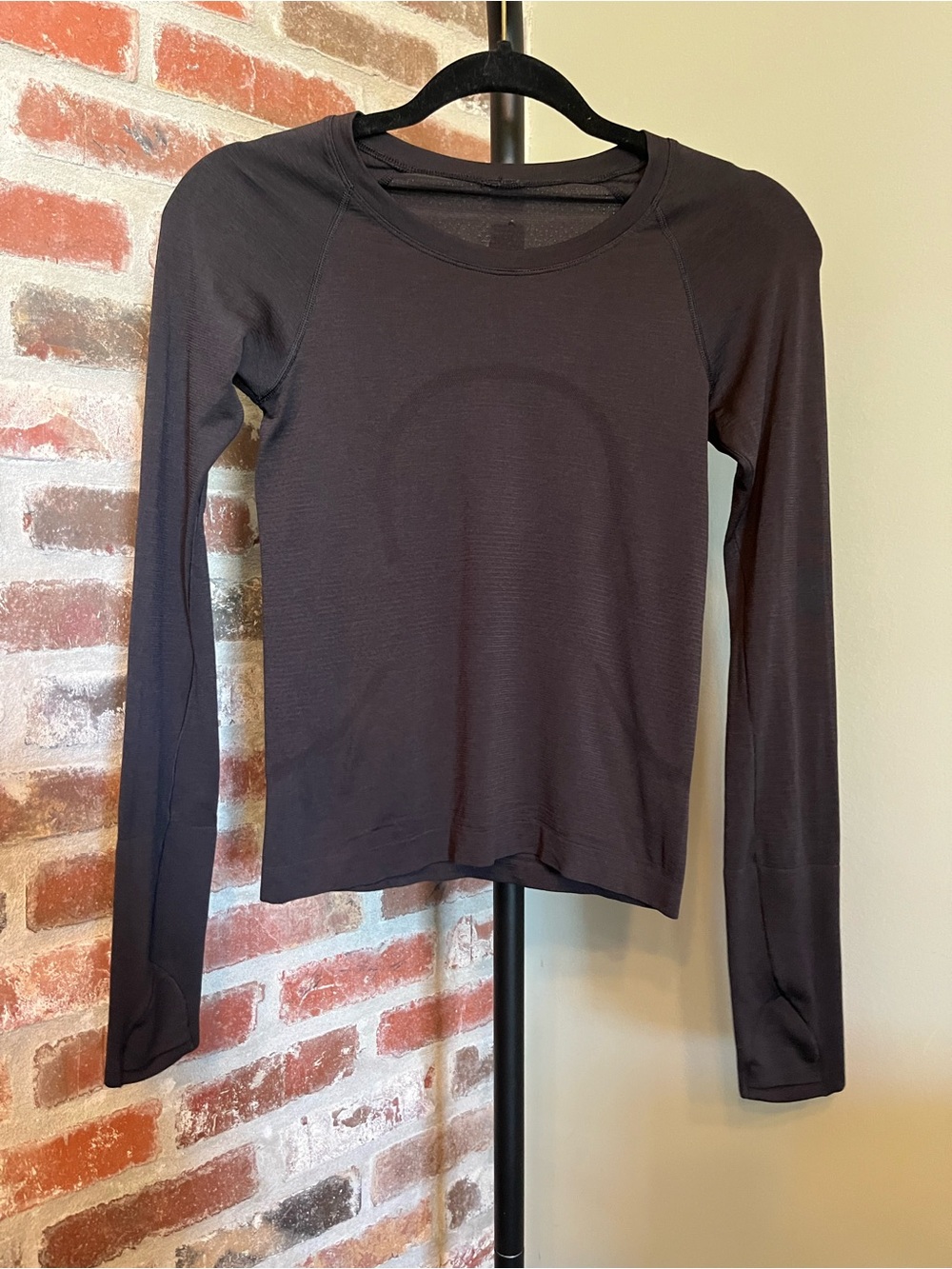 lululemon Swiftly Tech Long Sleeve Shirt in black | size 2